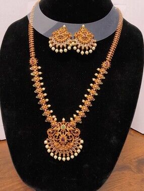 Ornate Gold Tone Indian Necklace And Earring Set